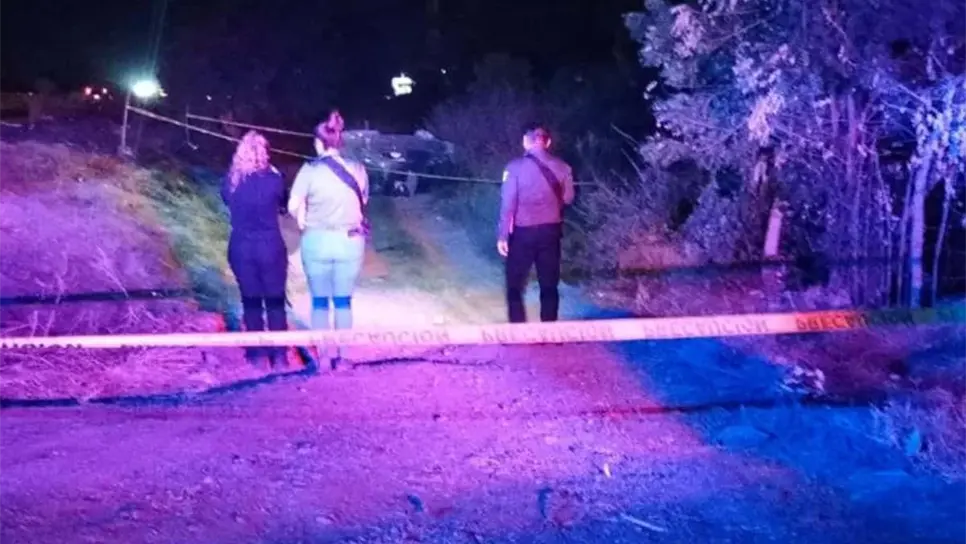 FOTO: Fatal salida de camino con volcadura deja a un hombre sin vida en Guasave