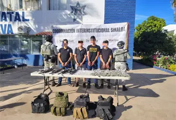 Caen cuatro sujetos armados y con pecheras en Las Coloradas de Culiacán