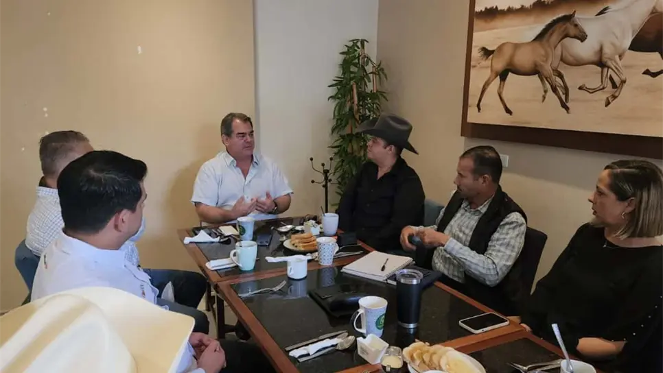 FOTO: CODESIN presenta ante empresarios proyectos para convertir a El Fuerte en un polo económico y turístico 