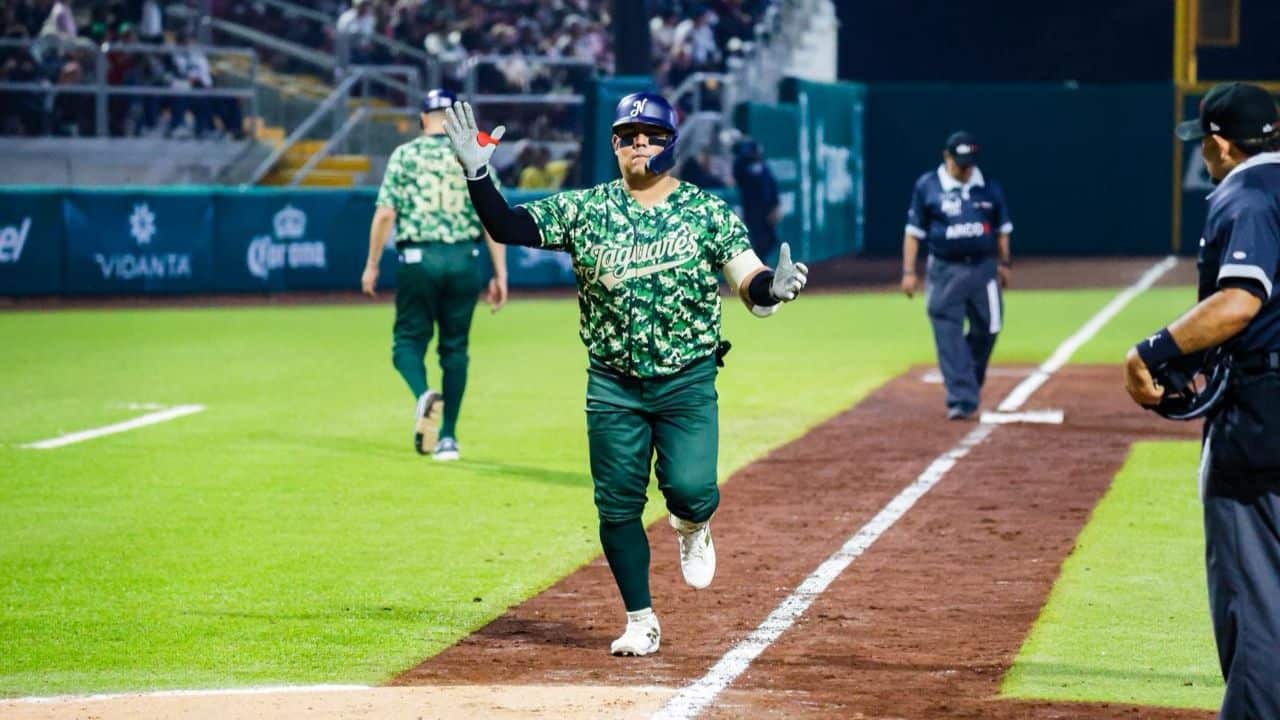 Jaguares rugen fuerte y barren otra vez a Charros