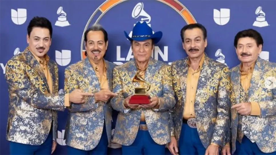 Las cuatro mujeres opacaron a Los Tigres del Norte durante su show al ponerse a pelear; se empujaron, se jalonearon del cabello y la ropa, se propinaron golpes y hasta se dieron patadas