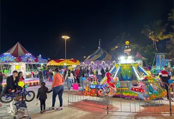 Estrella Palacios invita a la Villa Navideña y encendido del árbol en Mazatlán