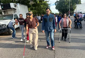 Funcionarios ciegos y con discapacidad recorren las calles de Los Mochis