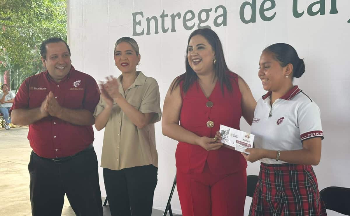 Benefician a 617 estudiantes con la Beca Benito Juárez de Educación Media Superior en Mazatlán 