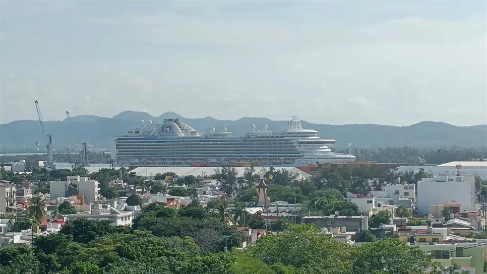 El arribo de cruceros al puerto continuará durante la temporada navideña. (FOTO: Temática).