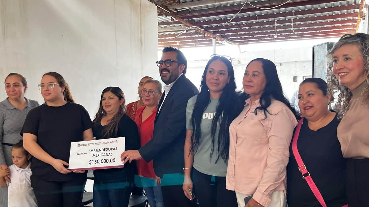 Gámez Mendívil entrega apoyo económico a Mujeres Emprendedoras por el Bienestar en la Francisco Villa