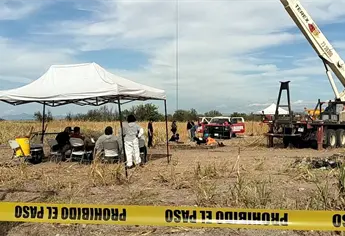 Siete años después madre rastreadora logra que la Fiscalía encuentren restos humanos en una noria de Salvador Alvarado