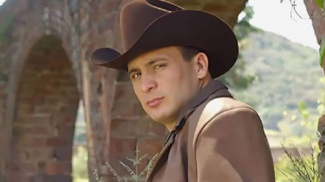 Resurge Valentín Elizalde con un video inédito de La Mochila Azul