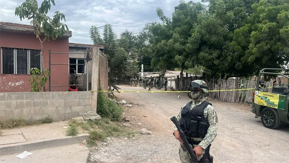 La zona fue acordonada para que los agentes de la Fiscalía realizaran las diligencias del homicidio doloso