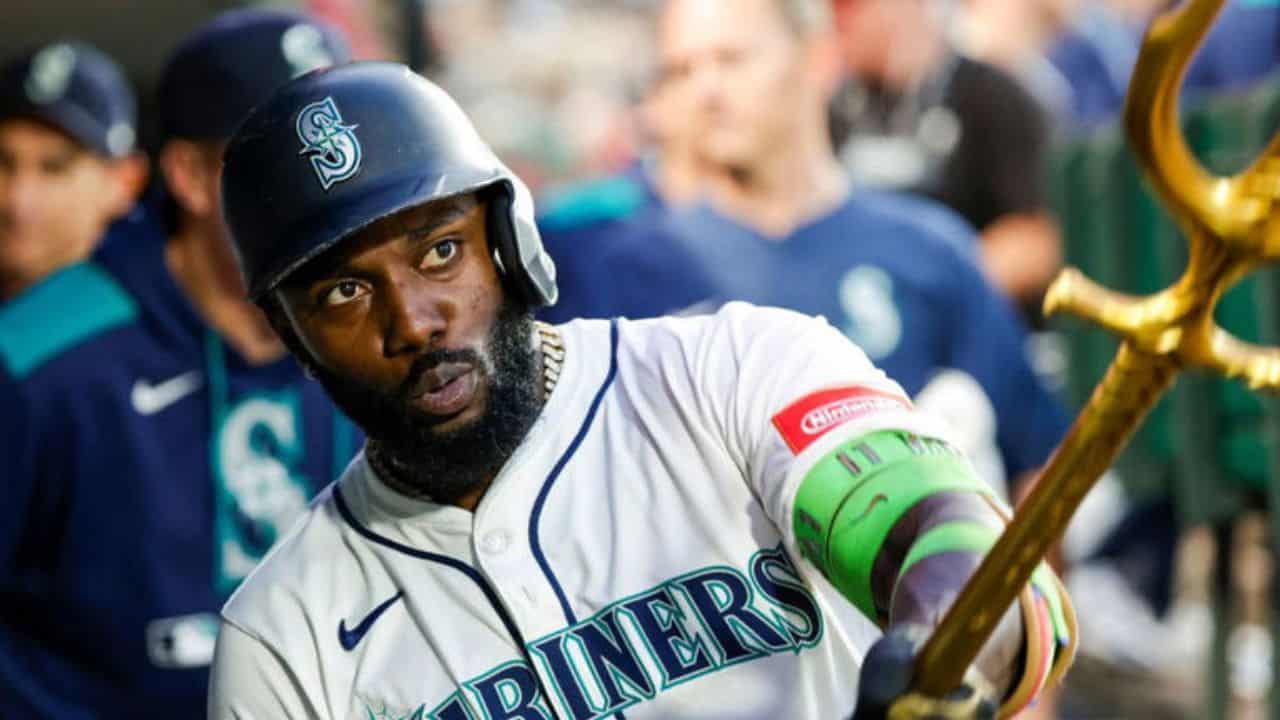 Randy Arozarena sorprende a sus entrenadores en Yucatán con carros de más de 350 mil pesos