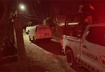 Ejecutan a balazos a una persona en su domicilio en la colonia Los Alamitos, en Culiacán