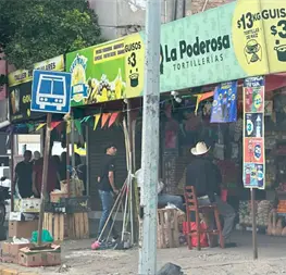 Autorizan permisos temporales en Los Mochis para exhibir mercancía en banquetas de zona 30 