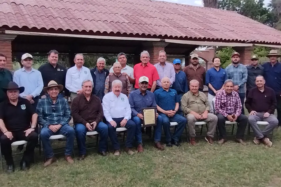 Entregan el Mérito Agronómico Nacional a Andrés Valdez Conde en Sinaloa Entregan el Mérito Agronómico Nacional a Andrés Valdez Conde en Sinaloa