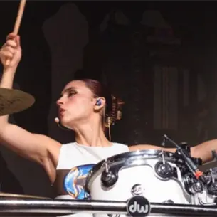 Paulina Villarreal, de The Warning, es elegida la mejor baterista de rock 2025