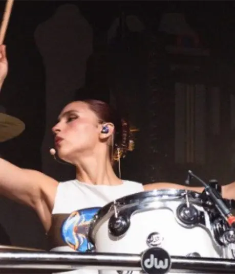 Paulina Villarreal, de The Warning, es elegida la mejor baterista de rock 2025