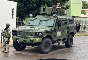 Hallan a persona sin vida envuelto en plástico negro en calles de Lomas de Bulevar, Culiacán