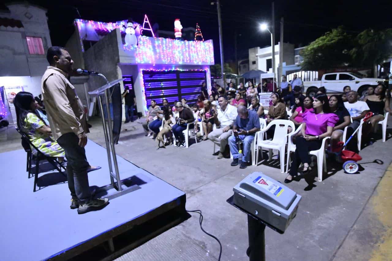 Mazatlán Brilla llega a Urbivilla: más de 400 lámparas LED transforman sus calles