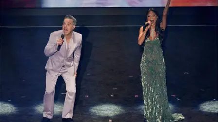 Robbie Williams sorprende con gesto polémico durante su interpretación del himno de la FIFA | VIDEO Robbie Williams sorprende con gesto polémico durante su interpretación del himno de la FIFA | VIDEO