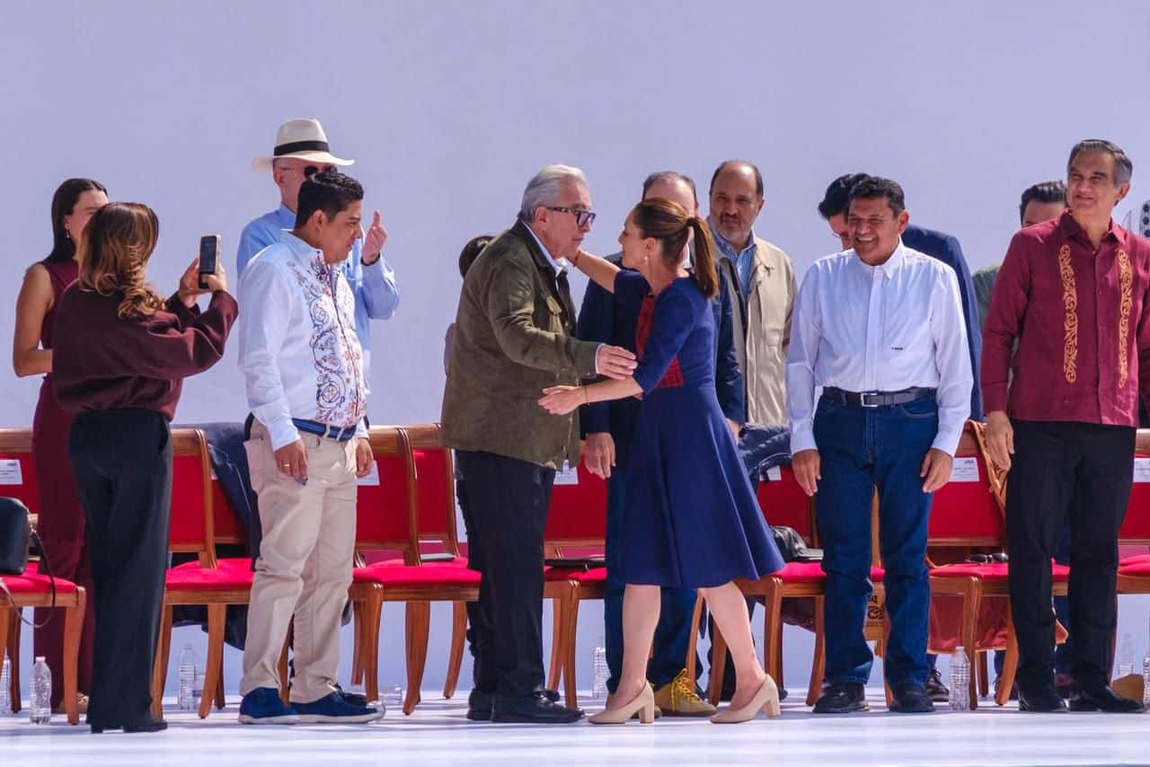 Rocha Moya acompaña a Sheinbaum en Ciudad de México para la celebración de los 7 años de la 4T