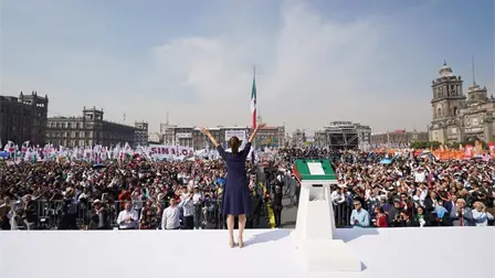 Sheinbaum: México avanza con dignidad, justicia, unidad y fuerza ante 600 mil personas en el Zócalo Sheinbaum: México avanza con dignidad, justicia, unidad y fuerza ante 600 mil personas en el Zócalo