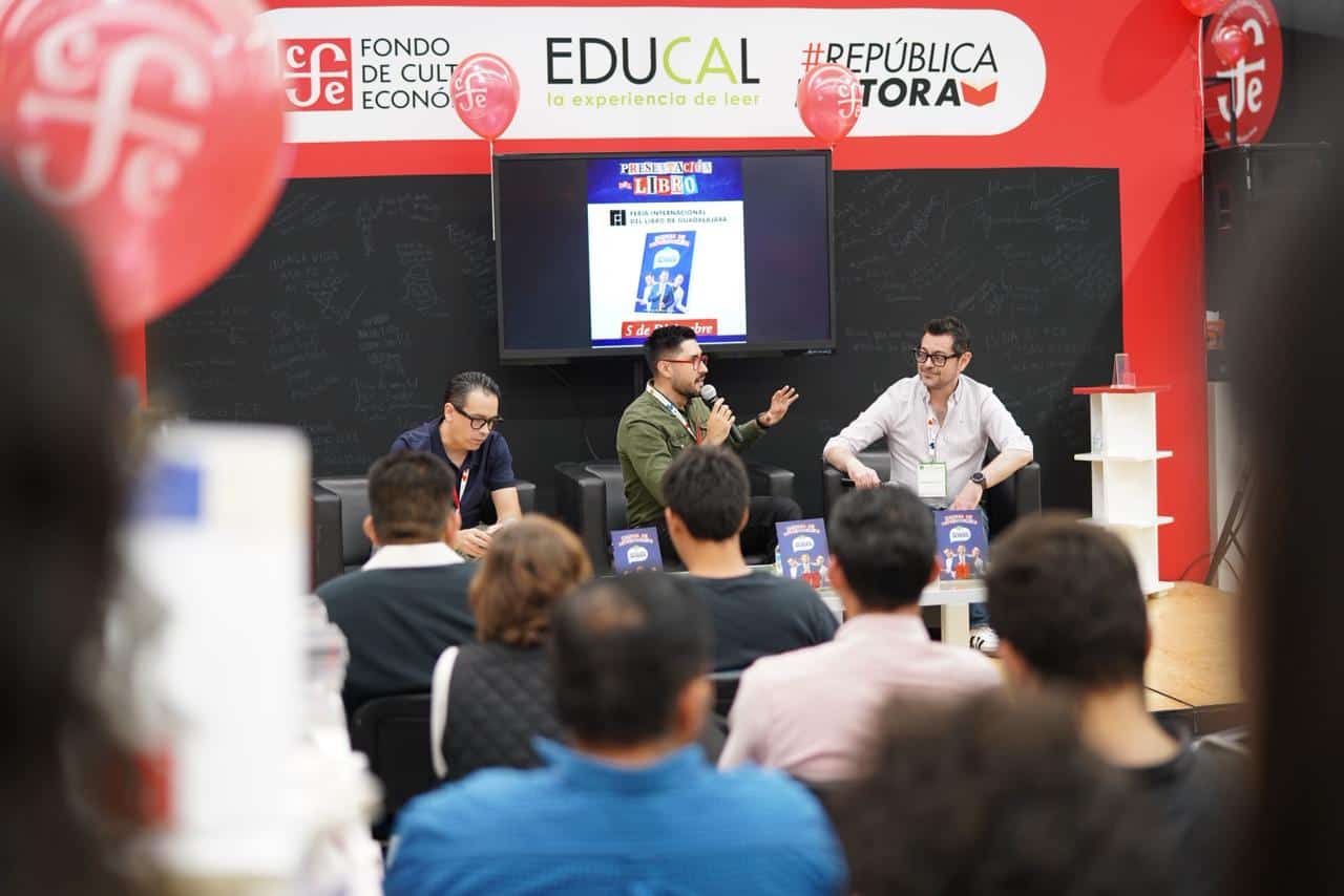 El libro Manual de Supervivencia Hágale como Quiera conquista la FIL de Guadalajara 2025