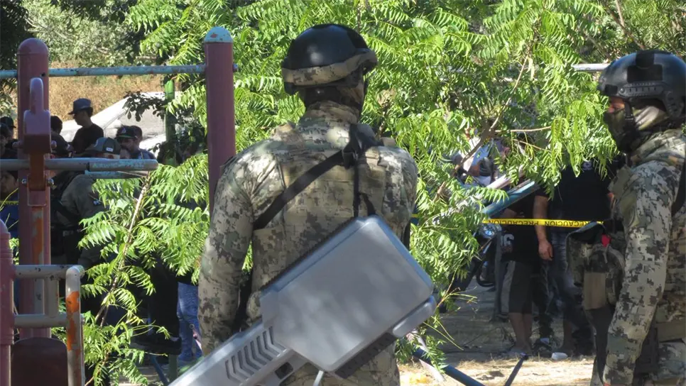 Equipo antridrones y amtibombas acudió al lugar (FOTO. Enrique Chan).