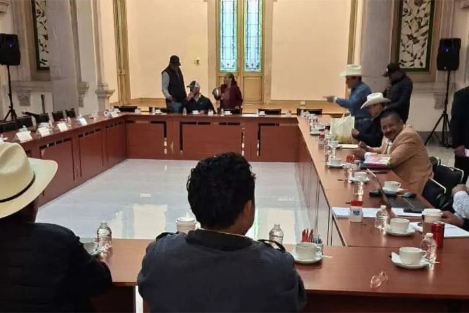 Posponen instalación de mesa nacional para el maíz; iniciarán hasta el 10 de diciembre Posponen instalación de mesa nacional para el maíz; iniciarán hasta el 10 de diciembre