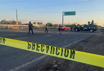 Arrojan un cuerpo envuelto en plástico sobre la carretera a Eldorado en El Quemadito, Culiacán