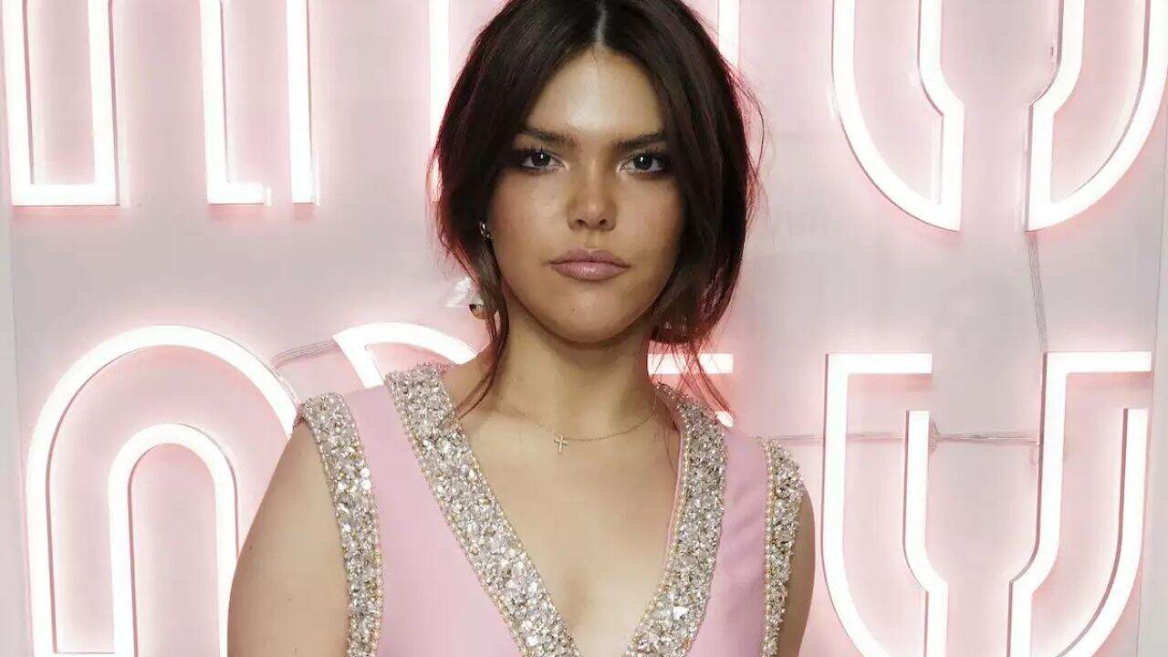 ¿Quién es Bu Cuarón? La cantante mexicana que abrió concierto de Dua Lipa y generó polémica