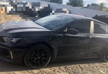 Tras persecución, policías de Mazatlán recuperan carro que había sido robado