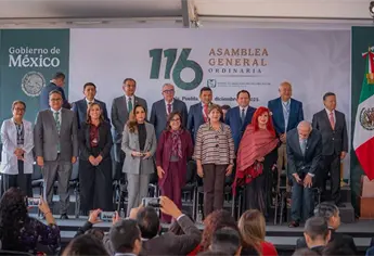 Rocha Moya asiste a asamblea del IMSS encabezada por Claudia Sheinbaum