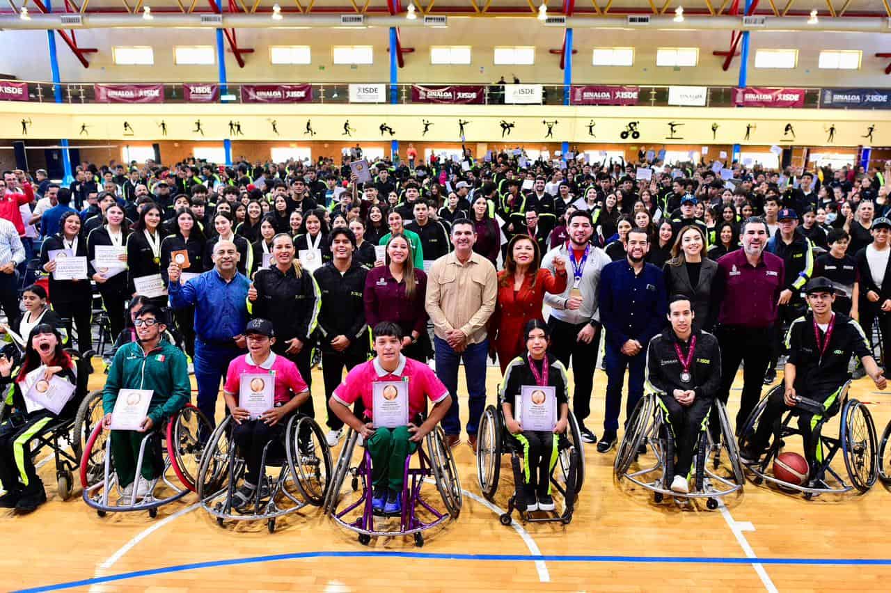 Gobierno de Sinaloa premia con estímulos económicos a los atletas medallistas de este 2025