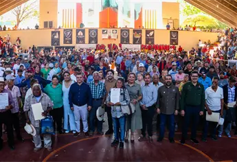 Gobierno del Estado otorga certeza jurídica y bienestar a más de mil quinientas familias rosarenses