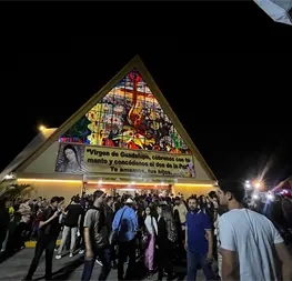 Con fe y devoción, miles de culiacanenses festejan a la Virgen de Guadalupe en La Lomita Con fe y devoción, miles de culiacanenses festejan a la Virgen de Guadalupe en La Lomita