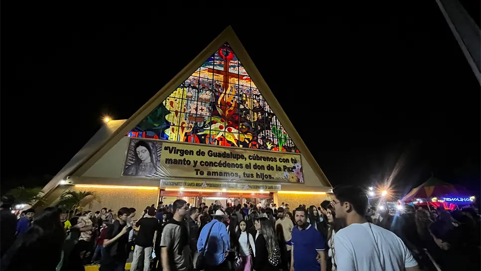 Miles de fieles acudieron a La Lomita. (FOTO: Clailine Montoya).