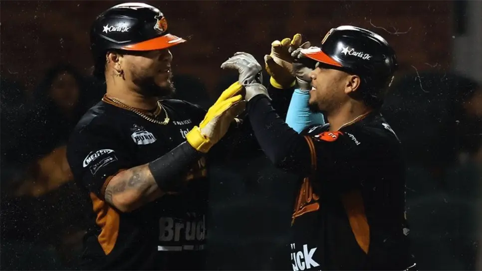 Hermosillo no solo gana, convence. En el momento clave del calendario, los Naranjeros muestran profundidad, reacción y un ritmo que los mantiene en la conversación grande. La carrera por la cima sigue abierta, y el equipo naranja ya dejó claro que no piensa soltar el paso