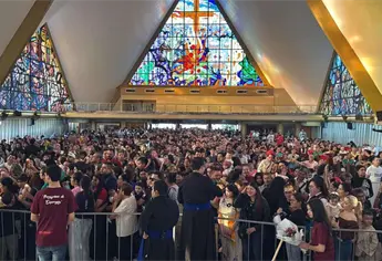 Más de 90 mil feligreses visitan el templo de La Lomita; saldo blanco, reporta Protección Civil