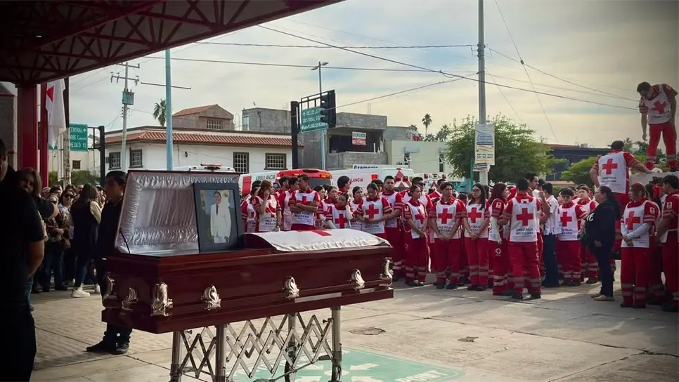 El joven fue despedido con honores por sus compañeros. (FOTO: Osmar Zavala).