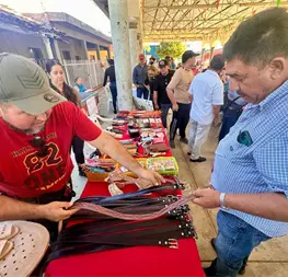 Con éxito se realiza el Primer Tianguis de Artesanías y Comida Típica en El Recodo Con éxito se realiza el Primer Tianguis de Artesanías y Comida Típica en El Recodo
