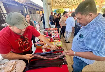 Con &eacute;xito se realiza el Primer Tianguis de Artesan&iacute;as y Comida T&iacute;pica en El Recodo