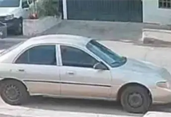 Piden ayuda para localizar automóvil extraviado en el centro de Los Mochis