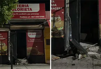 Sujetos incendian negocio de tortas junto a la glorieta en el fraccionamiento Villa Universidad, en Culiacán
