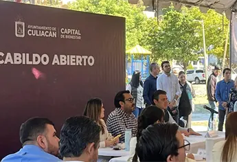 Gámez Mendívil escucha y atiende las necesidades de la ciudadanía de Culiacán en el Blvd. Agricultores