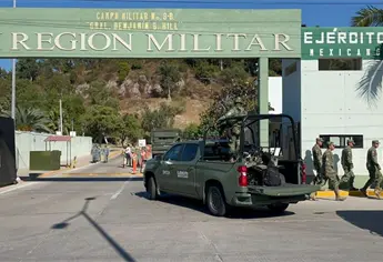 Se re&uacute;ne el General Ricardo Trevilla Trejo con mandos militares en Mazatl&aacute;n