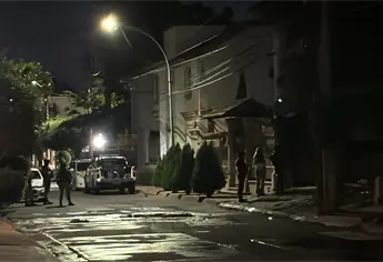 Balean e incendian una casa en Fracc. Montebello, Culiac&aacute;n; Localizan 2 j&oacute;venes heridos en el lugar