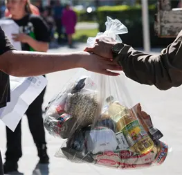 Brinda SEBIDES atenci&oacute;n integral a familias desplazadas de Badiraguato en Culiac&aacute;n