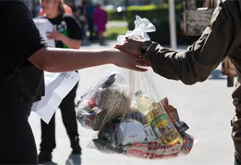 Brinda SEBIDES atenci&oacute;n integral a familias desplazadas de Badiraguato en Culiac&aacute;n