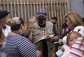 Migrantes sin estatus legal recibirían vuelos gratuitos y mil dólares para regresar a su país en Navidad