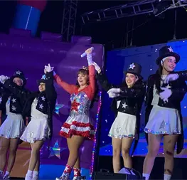 Tatiana le canta a la Navidad ante miles de mazatlecos y llena de magia el puerto