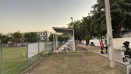 Asesinan a balazos a un joven en la Unidad Deportiva de la colonia Lombardo Toledano, en Culiac&aacute;n